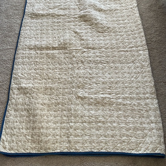 Liz Claiborne vintage twin quilt. - Picture 4 of 4